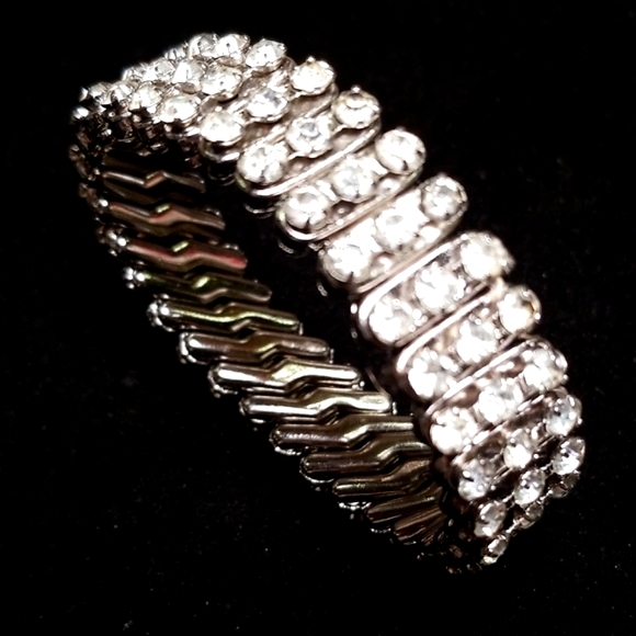 Vintage Mid Century British Hong Kong Rhinestone Accordion Stretch Bracelet - Picture 6 of 13